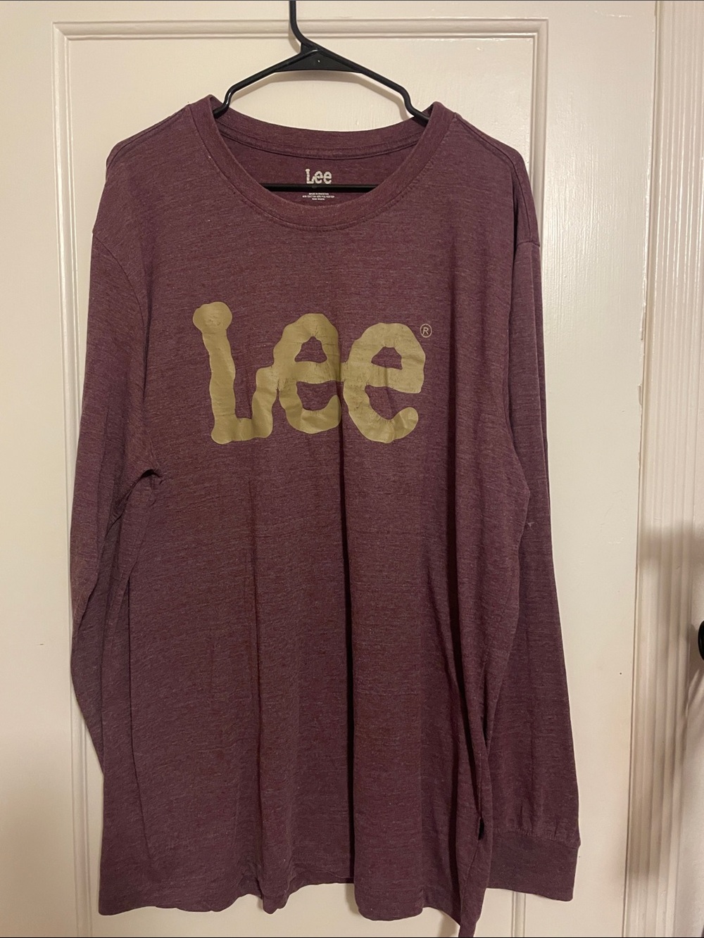 Lee Men's Long Sleeve Logo Tee in Maroon with Gold Graphic